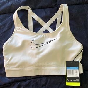 NWT. Nike impact sports bra, medium